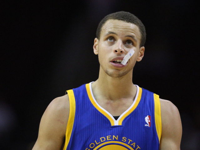 VIDEO: Steph Curry's mouthguard chomping, scream captured for 'NBA 2K16'