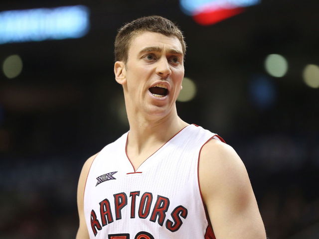 Hornets officially sign Tyler Hansbrough