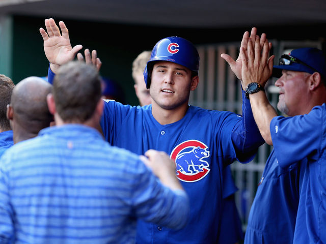 VIDEO: Anthony Rizzo reacts quickly to deflected comebacker, gets out at home
