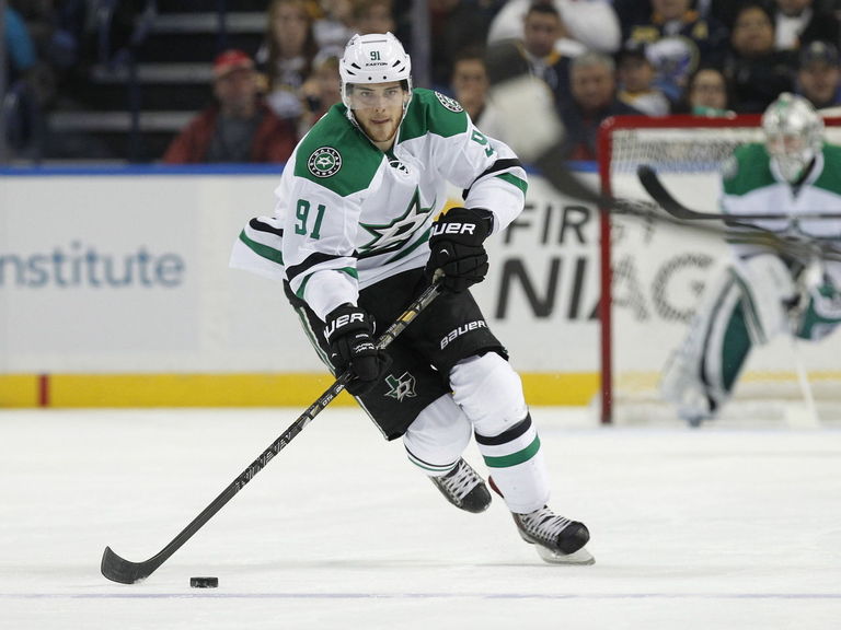 VIDEO: Tyler Seguin launches golf ball with hockey stick at Canadian ...