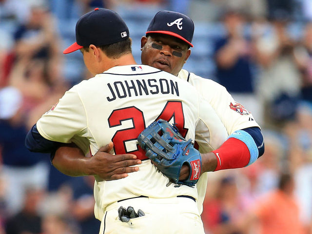 Mets acquire Uribe, Johnson in 4-player trade with Braves