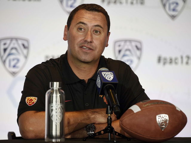 Sarkisian apologizes for behavior at USC event: 'This will not happen again'