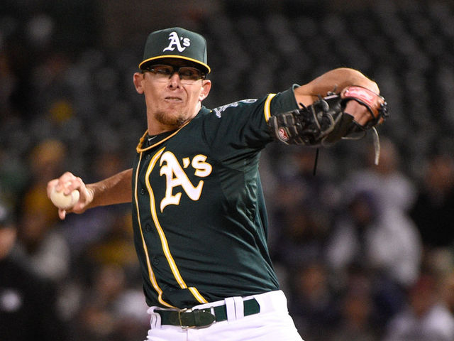 Mets get Clippard in trade with Athletics