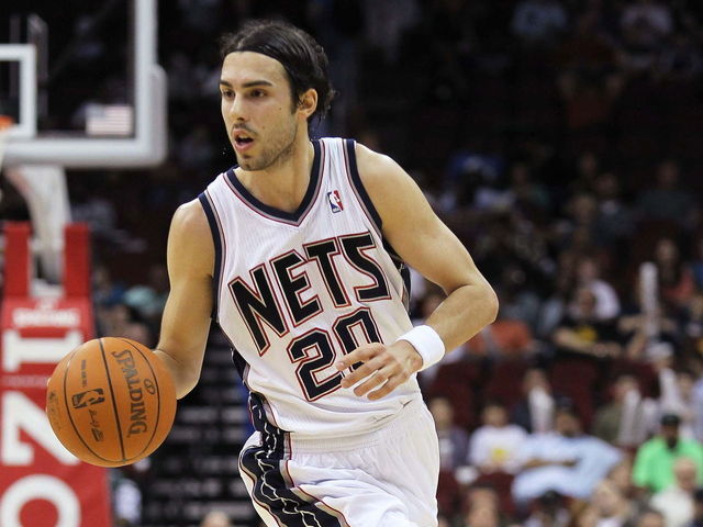 Knicks announce Vujacic, Antetokounmpo signings