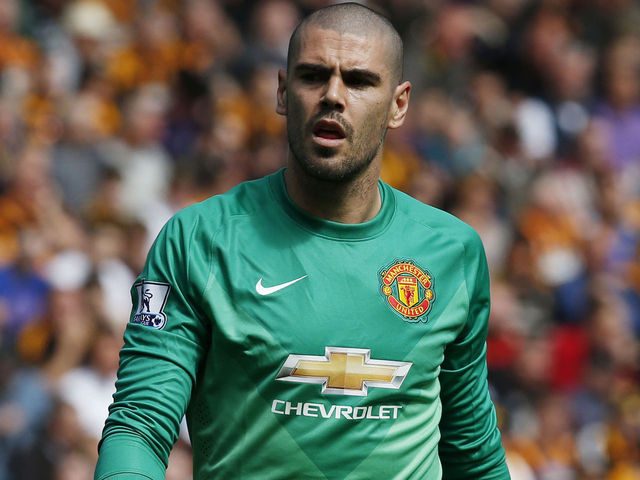 Victor Valdes included in Manchester United's Premier League roster