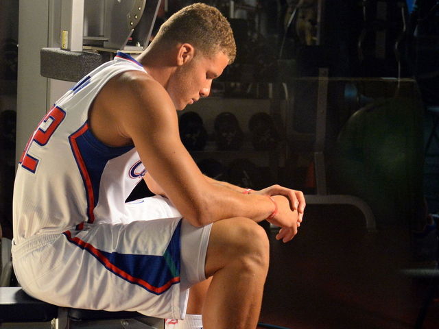 Blake Griffin out at least 2 weeks with torn left quadriceps tendon