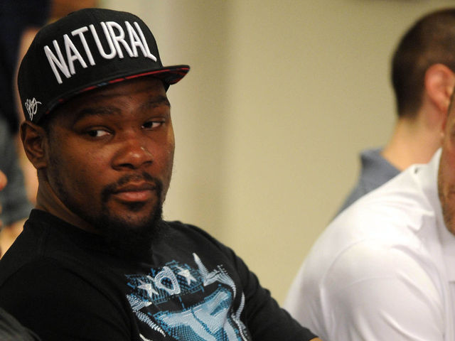 Kevin Durant warns against believing rumors ahead of 2016 free agency