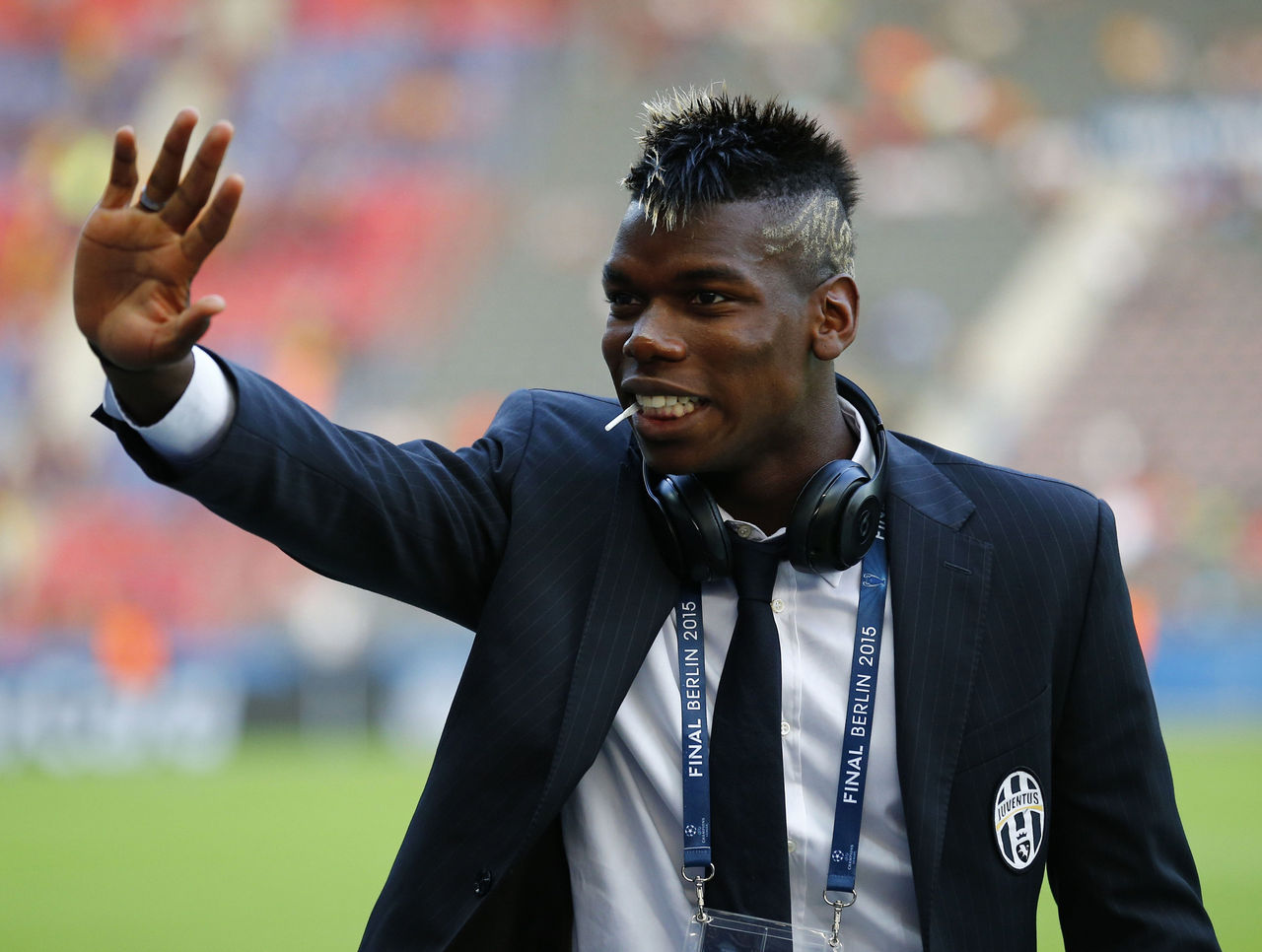 Photos Ranking Paul Pogba S 10 Most Outrageous Haircuts Thescore Com