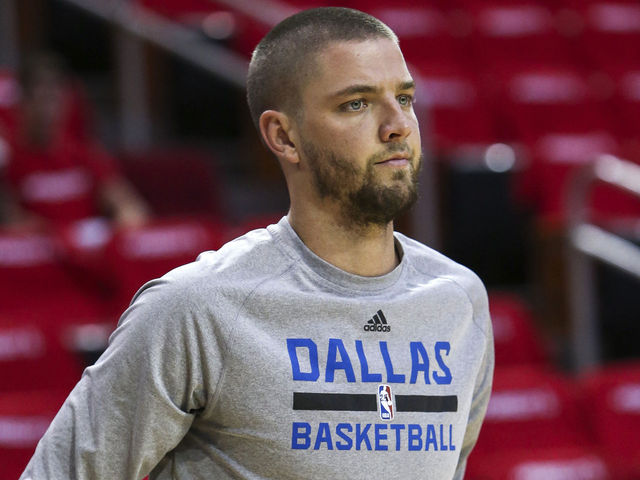 Mavericks' Parsons putting ball on the floor, still aiming for opening night return