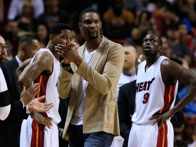 Video: Chris Bosh Blocks Shots From 30 Staff Members Of The Late Late 