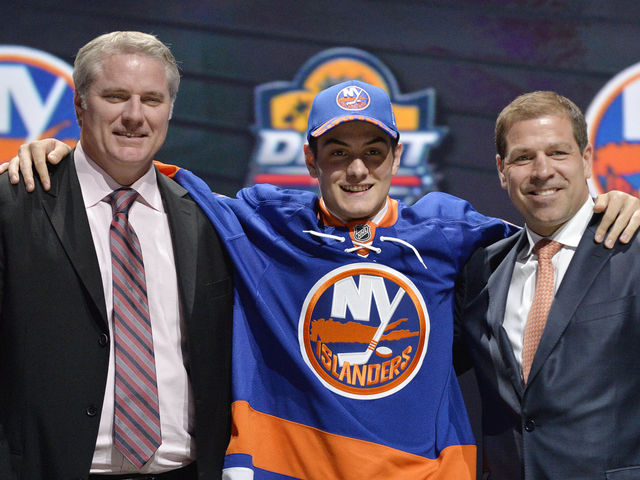 Barzal, Beauvillier crack Islanders' opening-night roster