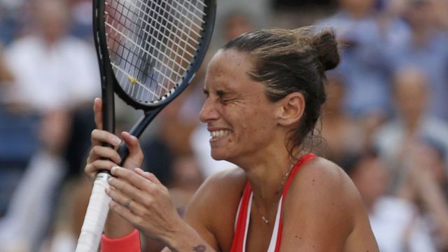 In Italy, Roberta Vinci's parents celebrate on the couch in tears