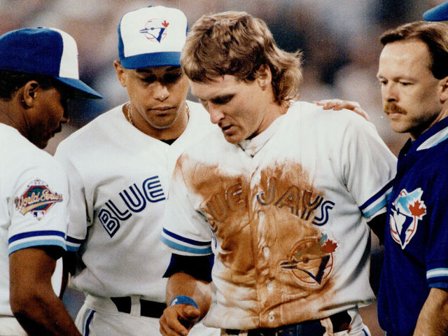 Former Blue Jays All-Star Kelly Gruber gets inappropriate at the Rec Room