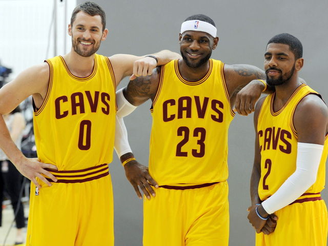 PHOTO: Cavaliers players strike a pose at recent team workout