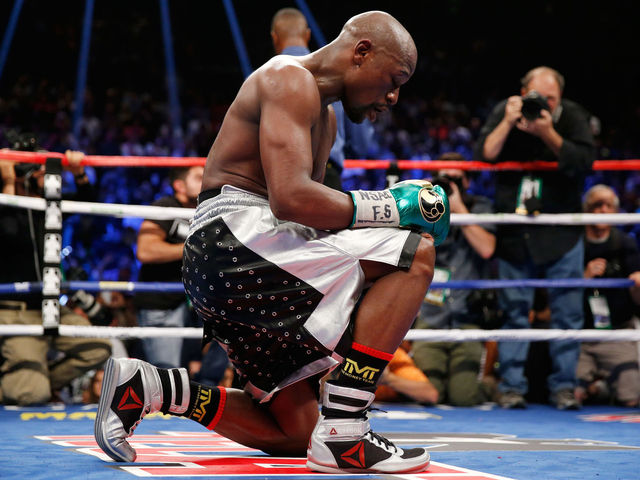 49-0: Mayweather cruises through Berto, and into retirement