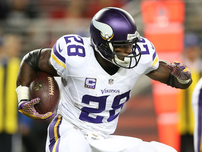 VIDEO: Adrian Peterson goes untouched on 48-yard TD | theScore.com