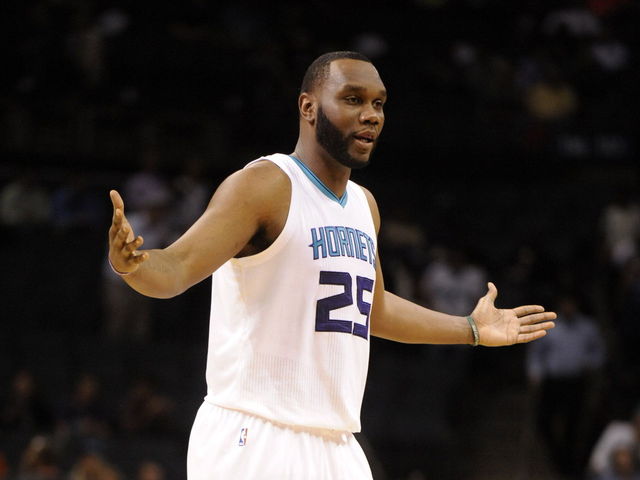 Hornets' Jefferson out 2-3 weeks with strained left calf