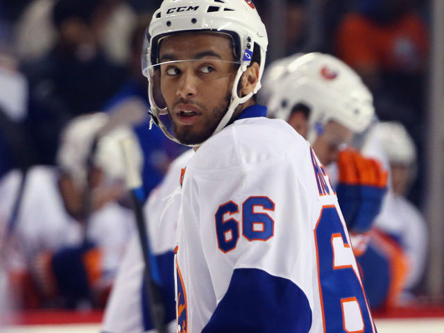 Islanders' Ho-Sang wears No. 66 to honor Lemieux