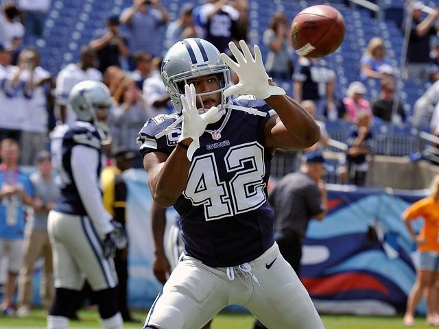 Cowboys' Barry Church leaves vs. Eagles for concussion test…
