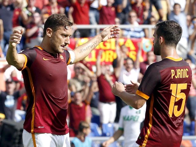 Report: Roma's Totti to sign 1-year contract extension