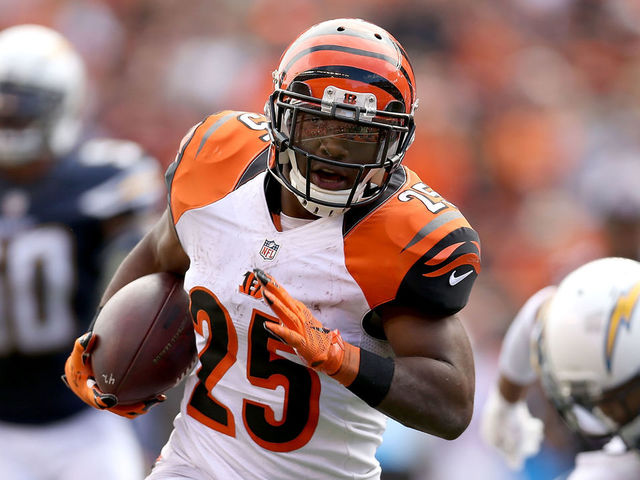 Watch: Bernard goes untouched on 61-yard screen-pass TD vs. Browns