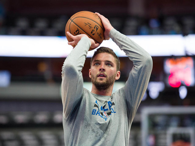 Report: Parsons' offseason knee procedure was type of microfracture surgery
