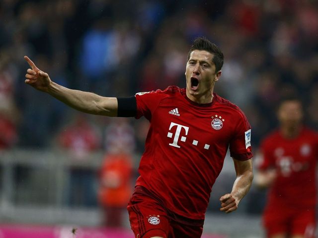 Robert Lewandowski's 5 goals in 9 minutes sets Twitter aflame