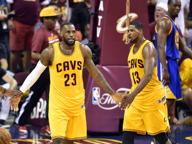 Report: LeBron not applying pressure to Cavs on Tristan Thompson's behalf