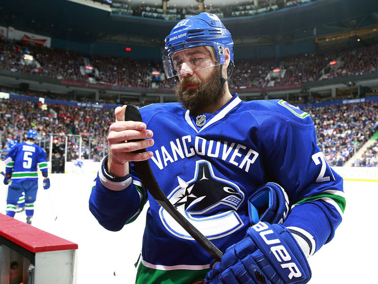 Flames invite Chris Higgins to camp on PTO