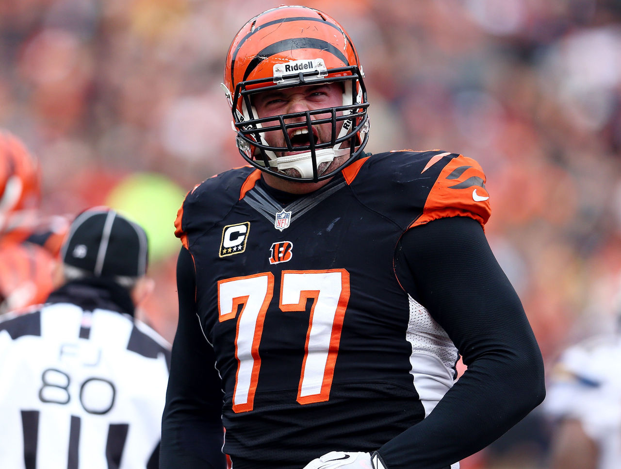 Whitworth says he's discussing potential deal to re-sign with Bengals