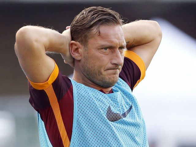 Roma denies Totti will play final year for free