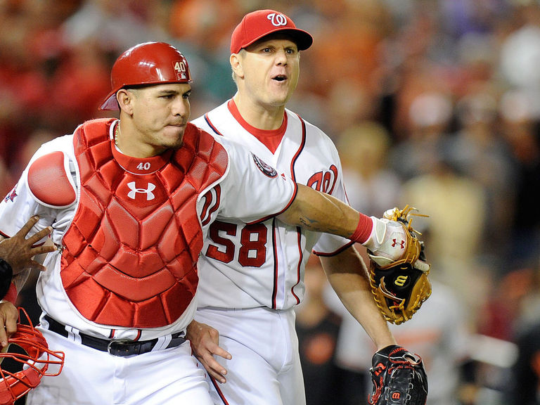 VIDEO: Papelbon attacks Harper during heated dugout exchange | theScore.com