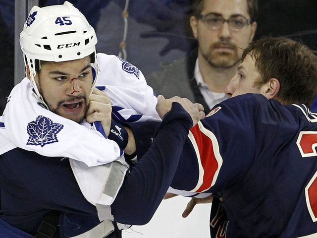 Senators sign Mark Fraser to 1-year, 2-way deal