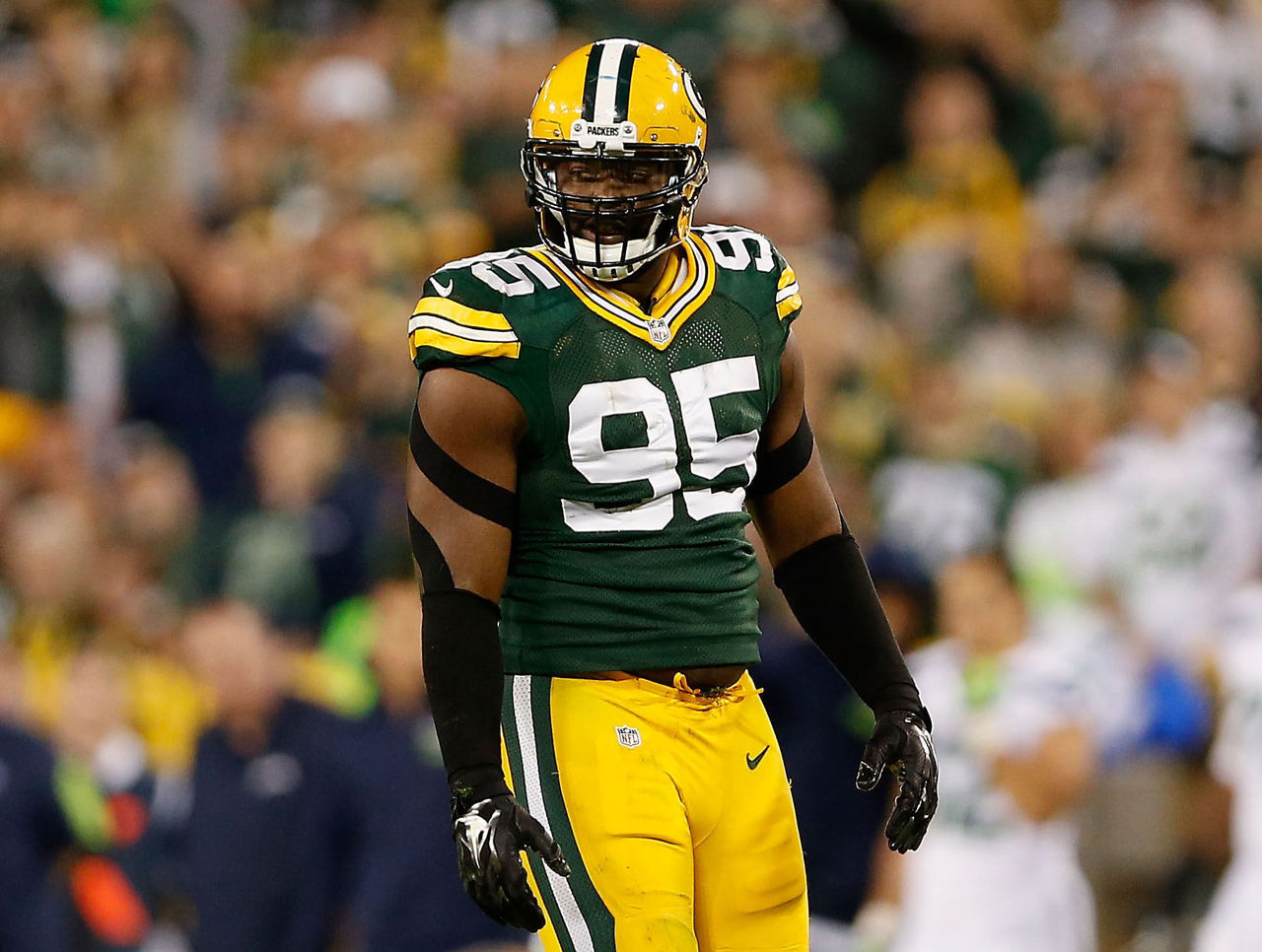 Report: Packers decline 5th-year option on Datone Jones