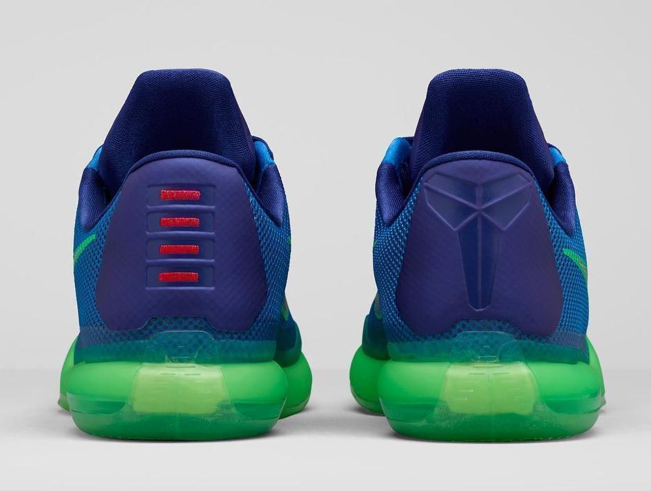 PHOTOS: Kobe 10 'Emerald City' kicks salute Seahawks