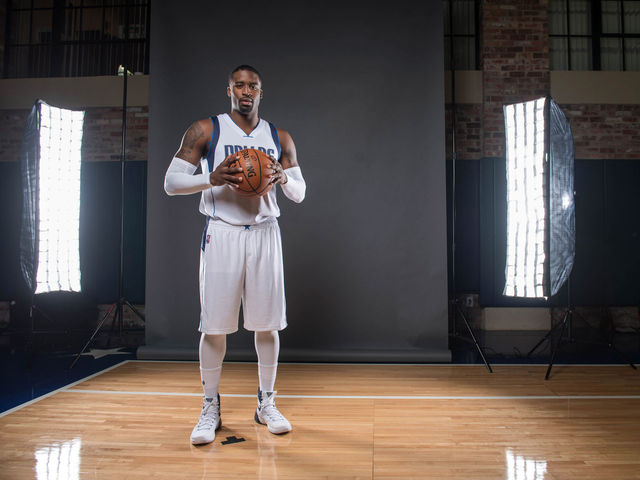 Matthews remains long shot for opener, but Mavs won't rule him out