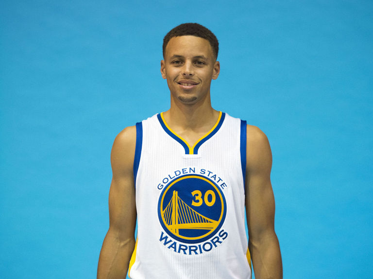 VIDEO: Stephen Curry scores wax figure at Madame Tussauds San Francisco ...