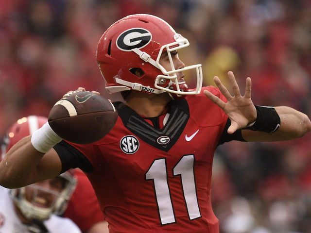 VIDEO: Lambert returns to game for Georgia, loses grip on ball