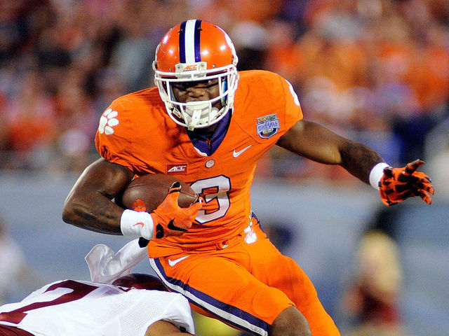 VIDEO: Clemson's Artavis Scott dummies 2 Notre Dame defenders for TD