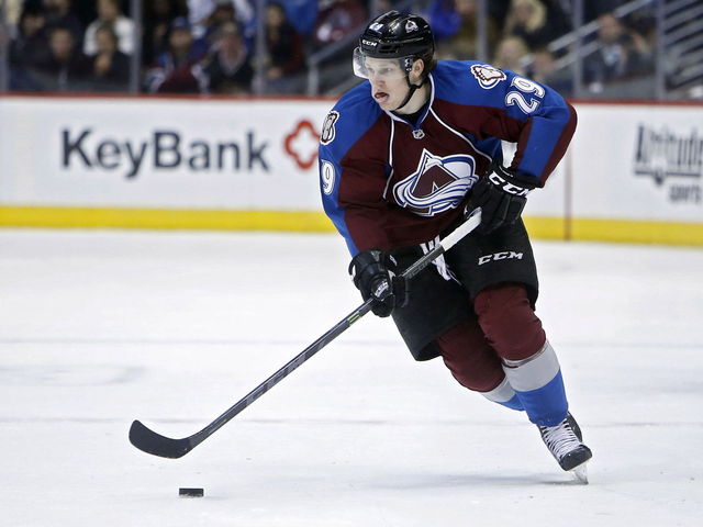 VIDEO: MacKinnon's last-minute goal sets up Avalanche shootout win