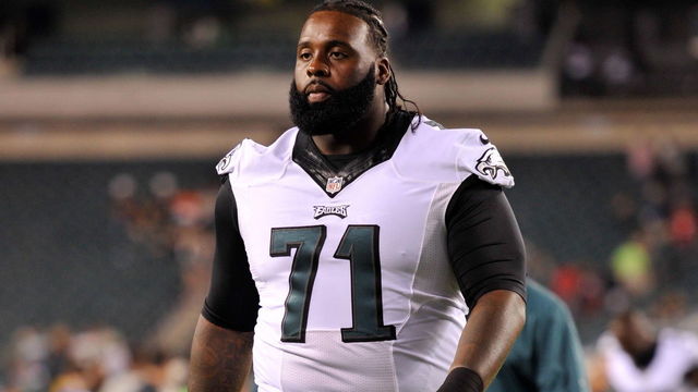 Report: Eagles' Peters suffers torn bicep, can likely keep playing