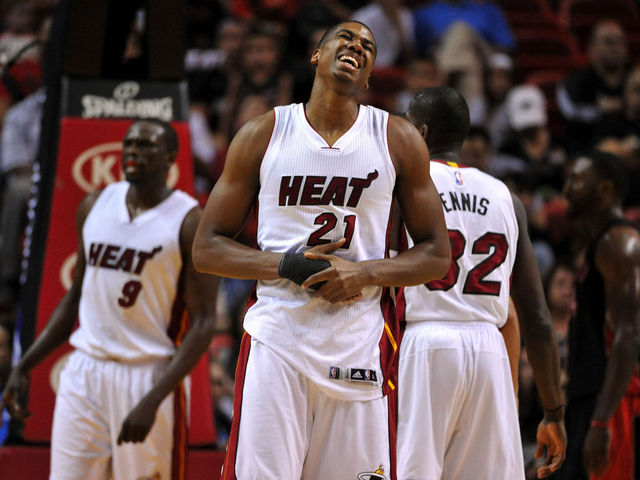 Hassan Whiteside practicing blind 'judo' free throws