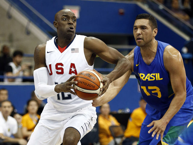 Damien Wilkins added to Hornets' roster; finds out while delayed at airport