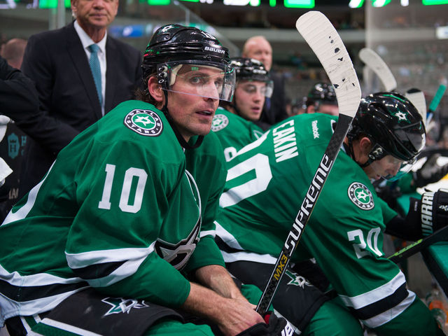 Stars' Sharp out 'a while' with concussion-like symptoms