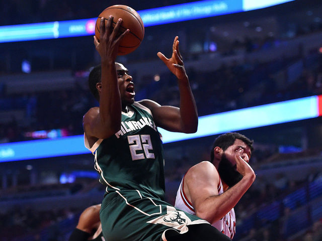 VIDEOS: Middleton crowns Butler; Moore bricks dunk as Bulls, Bucks renew rivalry