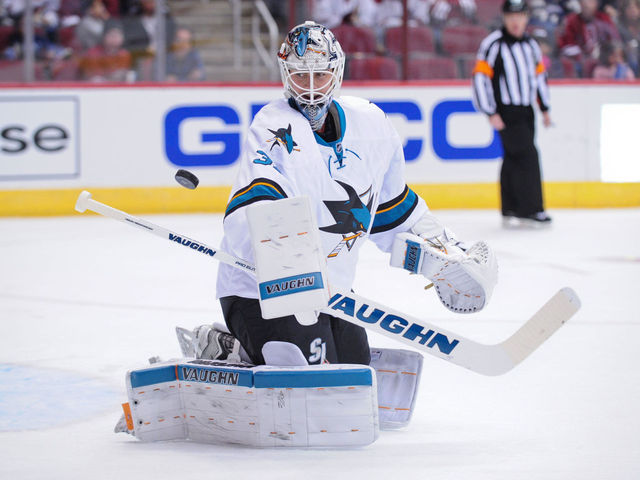 VIDEO: Jones robs former teammate Toffoli