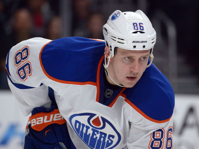Report: Oilers' Nikitin will not leave for Russia