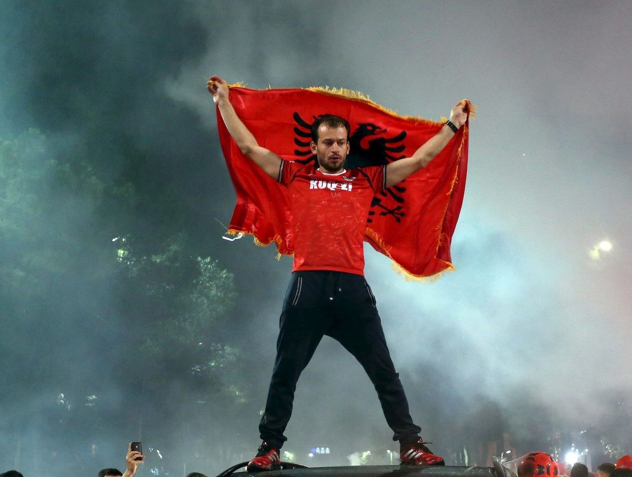 Румынии албании. Болельщики Албании. Албания Euro 2016. Албанцы в Румынии. Arnavutlar.