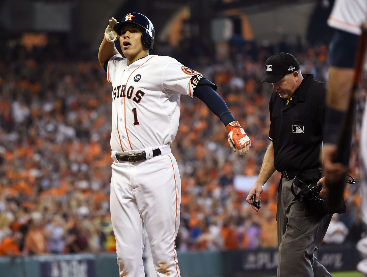 Best News Ever”- Carlos Correa Provides Positive Update About His Finger  Injury - EssentiallySports