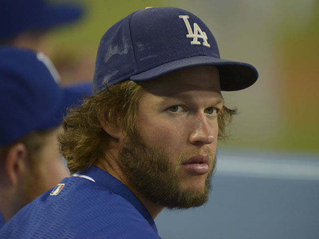 VIDEO: Kershaw fired up during 1st-inning rally